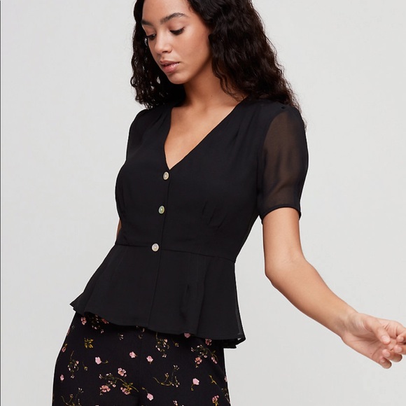 SOLD Aritzia Wilfred button blouse - Picture 2 of 6